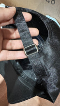 Cargar imagen en el visor de la galería, Gorra de dama decoración de perlas
