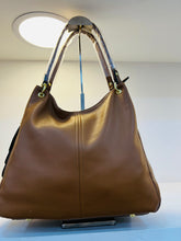 Cargar imagen en el visor de la galería, Bolsa de dama premium vinipiel MOD SL-255
