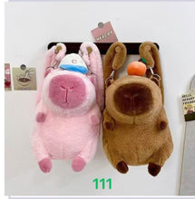 Cargar imagen en el visor de la galería, Mochila de felpa de capybara rosa y café con viñetas de animales, bolso cruzado de capibara verde de gran capacidad, bolso de felpa de capibara de moda de algodón Unisex 32 cm MOD 111
