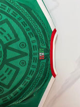 Cargar imagen en el visor de la galería, Playera de Mexico de jugador premium A
