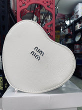 Cargar imagen en el visor de la galería, Bolsa de moda forma de corazones MOD 7199
