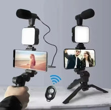 Cargar imagen en el visor de la galería, Trípode de mini palo de selfie para micrófono de estudio profesional con luz de llenado adecuado para soporte de escritorio de grabación de vídeo vlog de cámara móvil AY-49 
MOD BBG-60160
