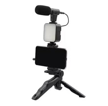 Cargar imagen en el visor de la galería, Trípode de mini palo de selfie para micrófono de estudio profesional con luz de llenado adecuado para soporte de escritorio de grabación de vídeo vlog de cámara móvil AY-49 
MOD BBG-60160
