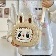 Cargar imagen en el visor de la galería, Bolsa de moda peluche LABUBU MOD 3805
