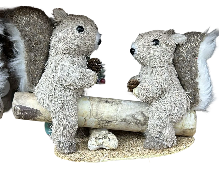 Figura de ardillas navideñas pareja en tronco MOD 26223