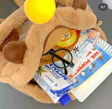 Cargar imagen en el visor de la galería, Mochila de peluche Capybara MOD MC-k111
