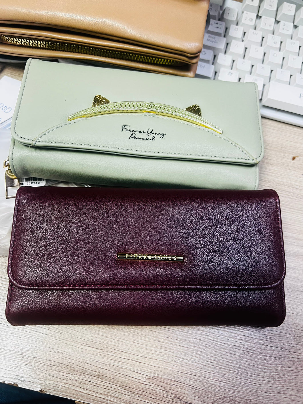 Cartera de alta calidad porta credencial muñequera MOD PL986