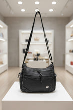 Cargar imagen en el visor de la galería, Bolsa de hombro para dama calidad PREMIUN grande 27 x 24 cm MOD 8896-TL
