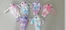 Cargar imagen en el visor de la galería, Bolsa de peluche conejo arcoíris MOD. KE-67
