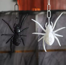 Cargar imagen en el visor de la galería, Luz de araña LED para niños, arañas de imitación de Terror divertido, adorno colgante paquete de 12 arañas MOD 686189
