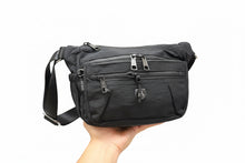 Cargar imagen en el visor de la galería, Bolsa de Moda PREMIUN chica 24x20 cm MOD 1739

