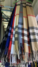 Cargar imagen en el visor de la galería, Pashmina calientita paquete de 10 pzs
