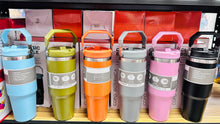 Cargar imagen en el visor de la galería, Termo vacumm 890 ml con agarradera
