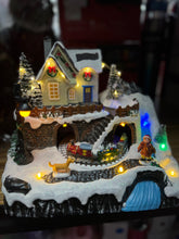 Cargar imagen en el visor de la galería, Villa navideña con luz , 8 canciones ,pila ,conexión ala luz MOD W168AB
