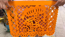 Cargar imagen en el visor de la galería, Papel decorativo día d muertos GRANDE 48 x 36 cm docena
