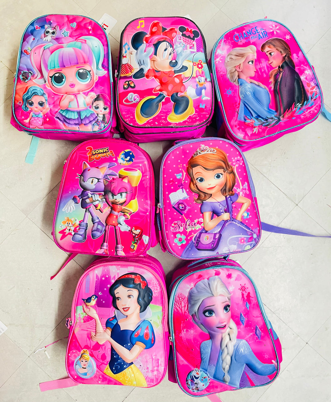 Mochila sorpresa se quita el forro de kinder medida 38x30x15 para niños MOD 1202