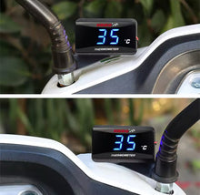 Cargar imagen en el visor de la galería, Cargador Para Moto Rasen Con Voltimetro Cuadrado Con Letras MOD RS-GRL-120018
