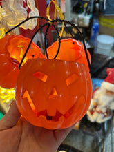 Cargar imagen en el visor de la galería, Calabaza con luz y sonido
