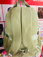 Cargar imagen en el visor de la galería, Mochila capybara MOD BB-844
