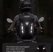 Cargar imagen en el visor de la galería, Mochila multifuncional con reflejante en gris ,sin luz mochila impermeable para casco RAZEN MOD RS-SPO-19202
