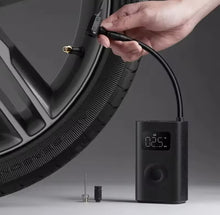 Cargar imagen en el visor de la galería, XIAOMI-bomba de aire MIJIA 2 Mini, compresor de aire eléctrico portátil, multiherramienta para baloncesto, coche, motocicleta y bicicleta
