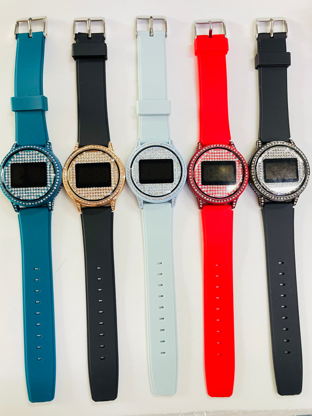 Reloj digital de dama con brillos correa de silicon