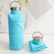 Cargar imagen en el visor de la galería, Botella de agua portátil y creativa, taza de silicona plegable
