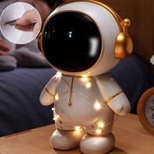 Cargar imagen en el visor de la galería, Alcancia de astronauta panda  con caja de regalo luz y carta para regalo MOD KDL2
