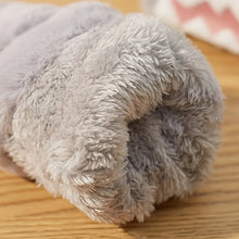 Cargar imagen en el visor de la galería, Guantes de medio dedo con forma de tiburón para bebé, mitones de felpa bonitos, guantes para invierno para mujer
