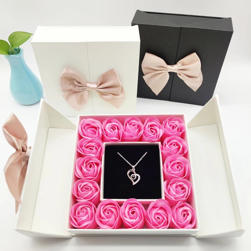 Caja de regalo de rosa eterna  SIN COLLAR  MOD 1816