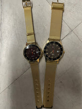 Cargar imagen en el visor de la galería, Reloj de metal dúo pareja
