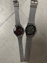 Cargar imagen en el visor de la galería, Reloj de metal dúo pareja
