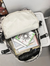 Cargar imagen en el visor de la galería, Mochila escolar con estampado  juvenil  MOD HD8867

