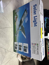 Cargar imagen en el visor de la galería, Farola Solar dividida para exteriores 0031
