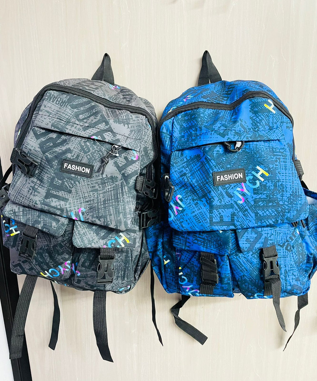 Mochila escolar con estampado  juvenil  MOD HD8867