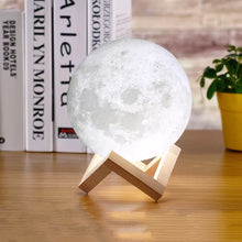 Cargar imagen en el visor de la galería, Lámpara de Luna 3D con control luz blanca. 15 cm alto MOD 907

