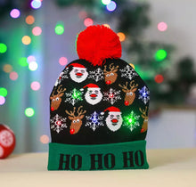 Cargar imagen en el visor de la galería, Gorro navideño de punto con luz LED para niños y adultos, gorro cálido iluminado, decoración de Año Nuevo varios diseños
