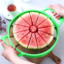 Cargar imagen en el visor de la galería, Cortador de sandía de acero, herramienta multifunción para cortar fruta
