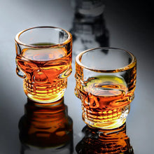Cargar imagen en el visor de la galería, Vaso de cristal transparente con forma de calavera para fiesta, copa de vino con forma de Calavera, PAQUETE DE 6 vasos
