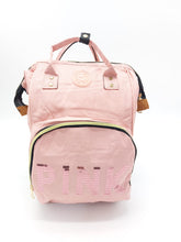 Cargar imagen en el visor de la galería, Mochila pañalera Pink MOD 5577
