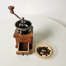 Cargar imagen en el visor de la galería, Molinillo de café Manual pequeño Retro Para el hogar, molinillo clásico para decoración del hogar MOD ZE-485
