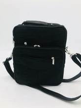 Cargar imagen en el visor de la galería, Mariconera piel genuina - mychinashop.com
