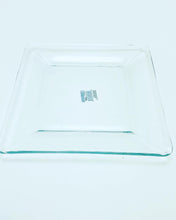Cargar imagen en el visor de la galería, Plato grande de cristal set 4 pz 26x26x26
