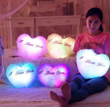 Cargar imagen en el visor de la galería, Corazón de peluche  cojín luz mod D-3
