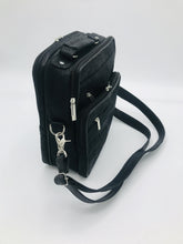 Cargar imagen en el visor de la galería, Mariconera piel genuina - mychinashop.com
