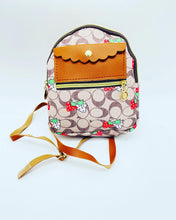 Cargar imagen en el visor de la galería, Mochila de fresa moda 22x18x8
