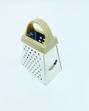 Cargar imagen en el visor de la galería, Rallador mini quesos chocolate frutas nuez Avellana
