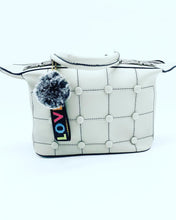 Cargar imagen en el visor de la galería, Bolsa juvenil MOD L-03
