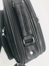 Cargar imagen en el visor de la galería, Mariconera piel genuina - mychinashop.com

