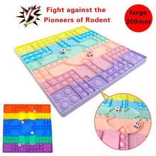 Cargar imagen en el visor de la galería, Tablero de ajedrez de arcoíris para la familia, juego de mesa interactivo con dados, juguete sensorial para aliviar el estrés, tamaño grande POPÓ IT
